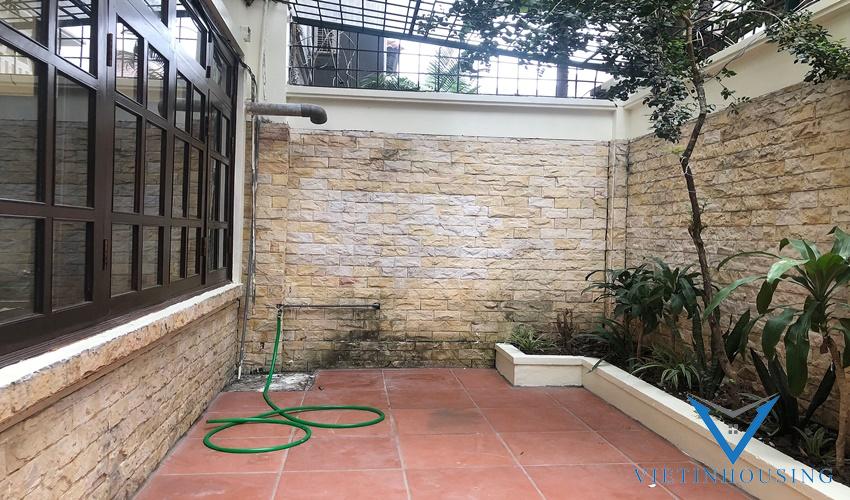 Biệt thự đẹp mới cải tạo đầy đủ đồ cho thuê khu giai đoạn 1 khu đô thị Ciputra hà nội