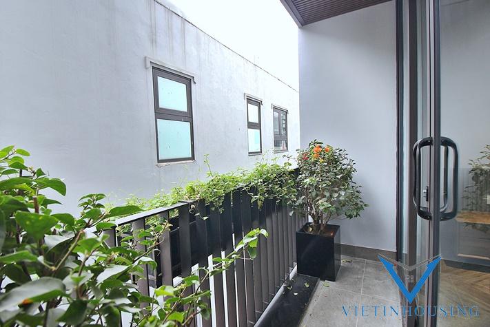 Căn Hộ DupLex 3 Phòng Ngủ 3 Phòng Tắm Mới Đẹp Rộng Hiện Đại Cho Thuê Trên Phố Tây Hồ.Quảng An