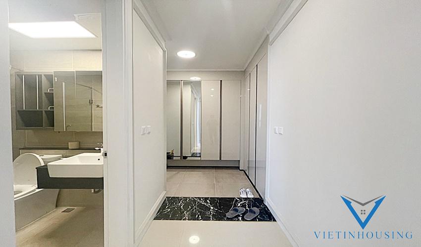 Cho thuê căn hộ 3 phòng ngủ mới đẹp hiện đại đầy đủ nội thất