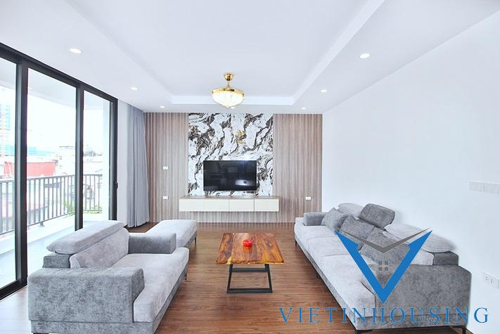 Căn Hộ Mới Đẹp Hiện Đại 3 Phòng Ngủ 3 Phòng Tắm Cho Thuê Trên Phố Trịnh Công Sơn.Nhật Tân Tây Hồ Hà Nội